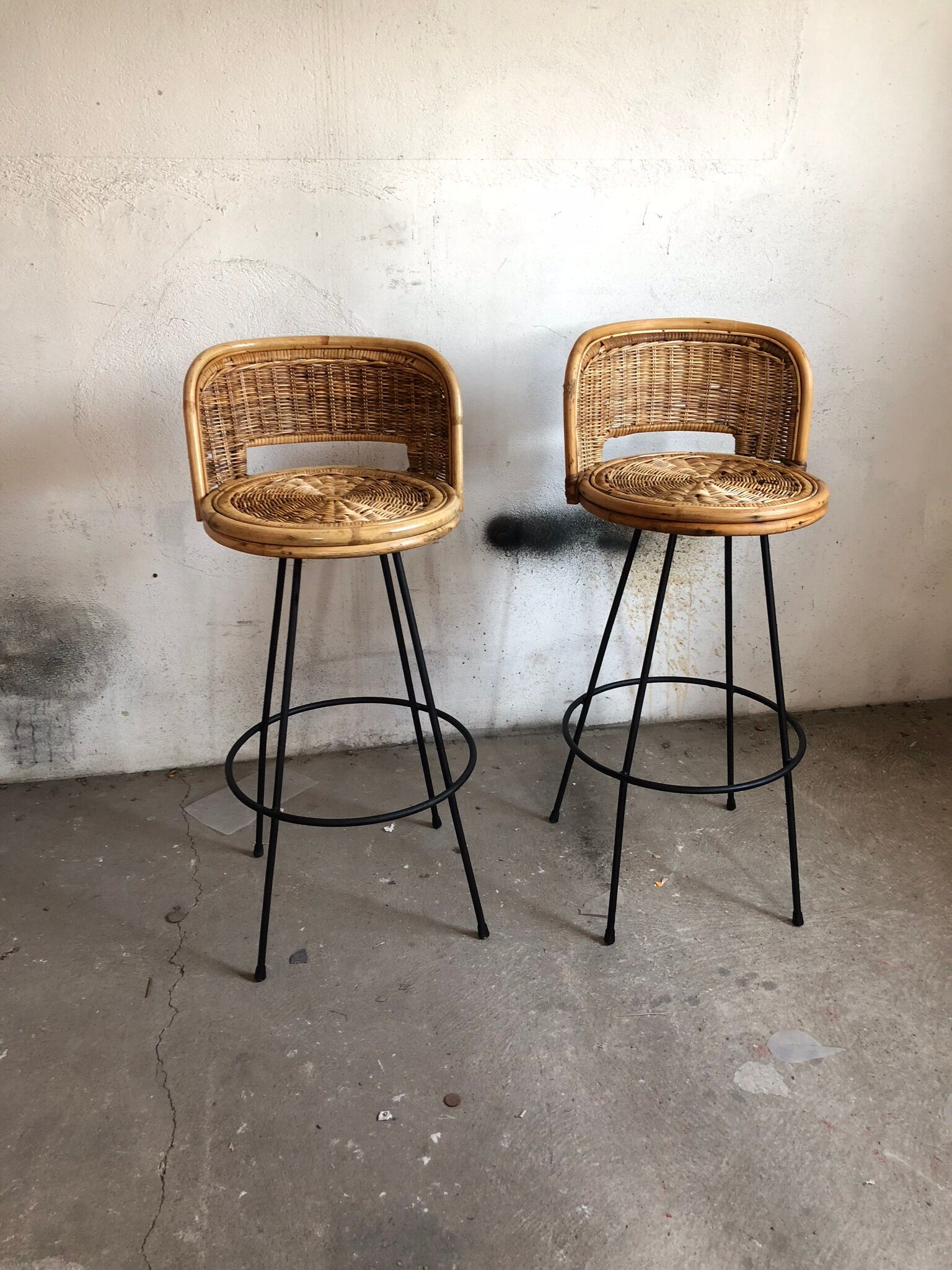 Set of 2 stools swivel rattan 60s