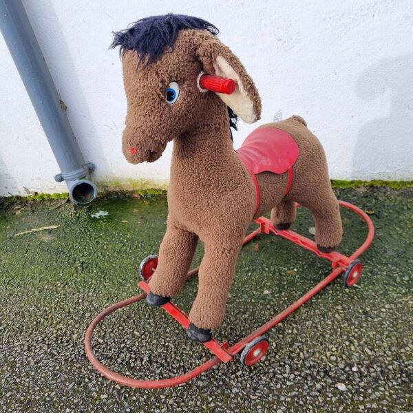 Cheval à bascule de 1970