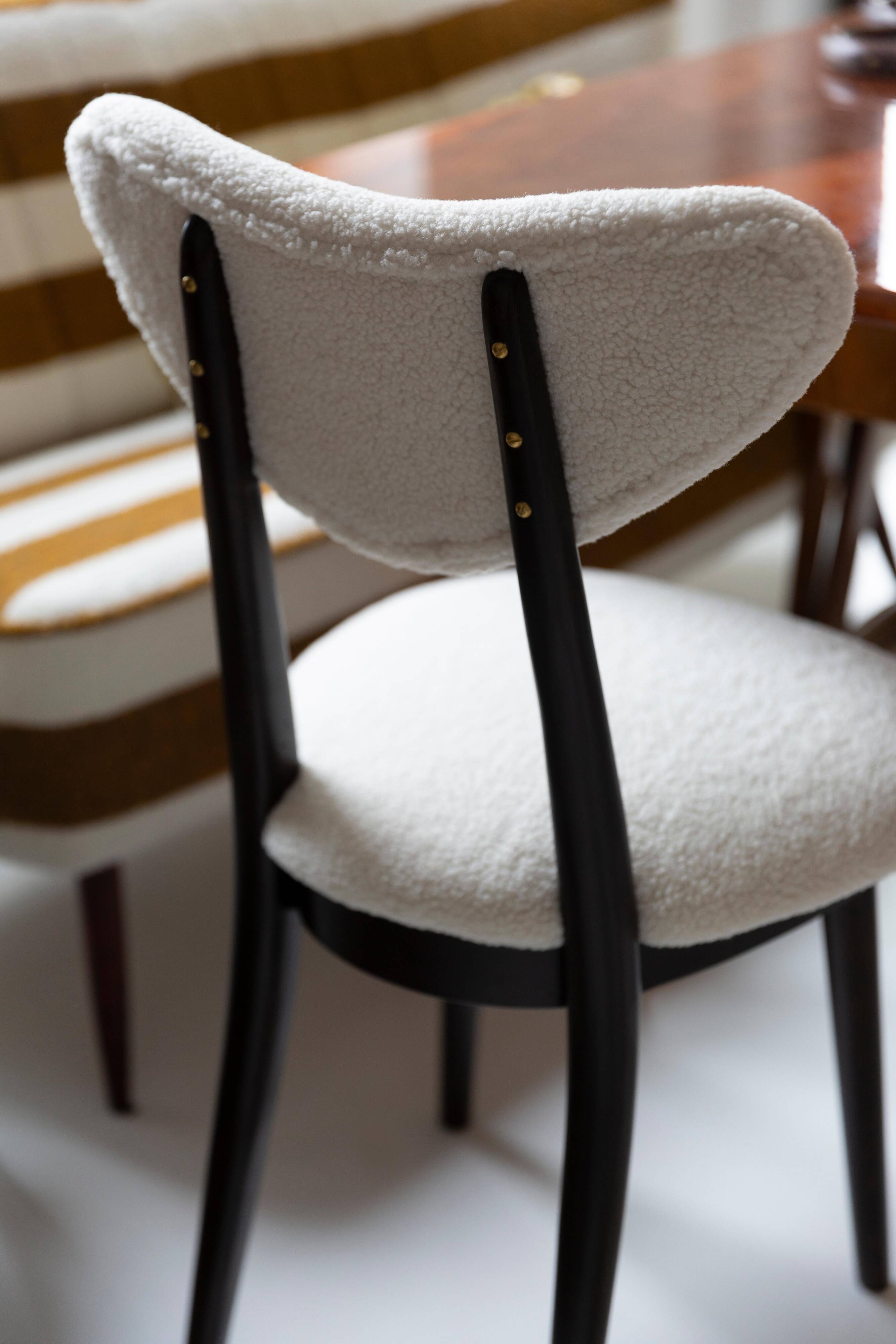 Light heart-shaped chair in boucle from the mid-century, Europe, 1960s.
