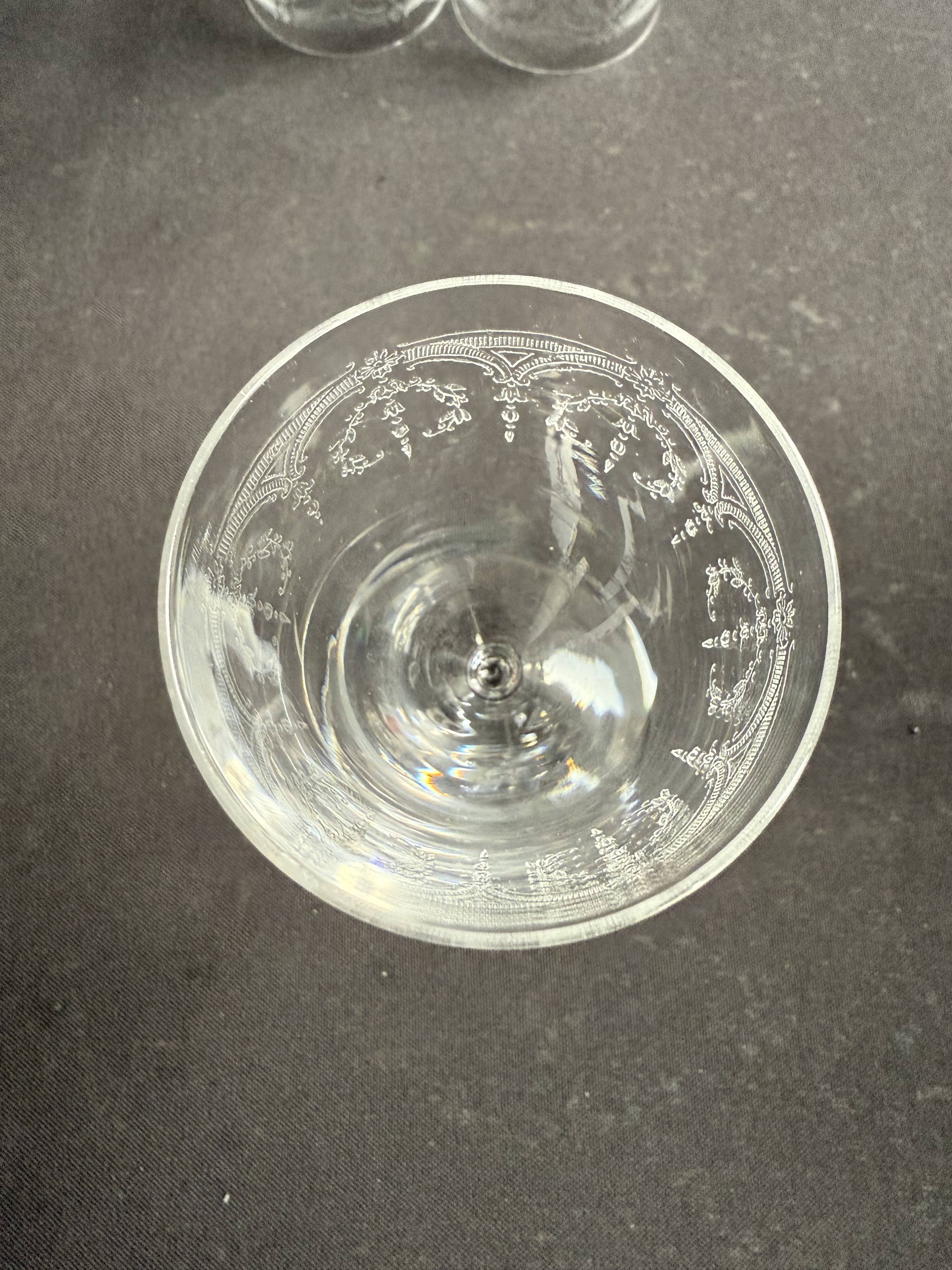 8 Saint Louis Manon wine glasses