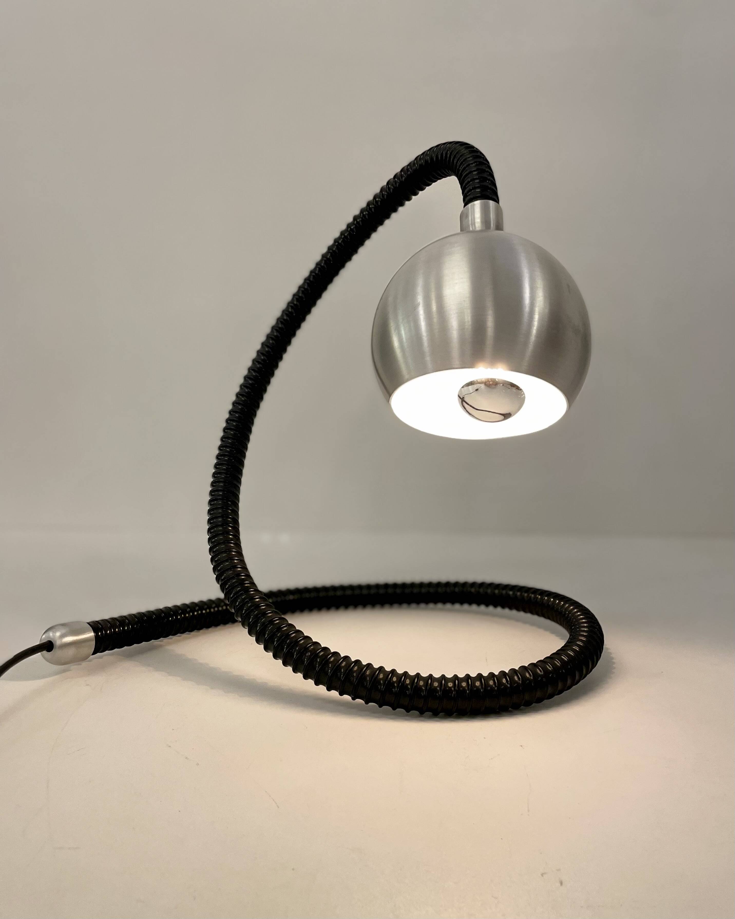 Lampe de table italienne dans le style de Hebi par Isso Hosoe pour Valenti, 1970