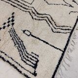 Handmade moroccan berber rug 278 x 150 cm