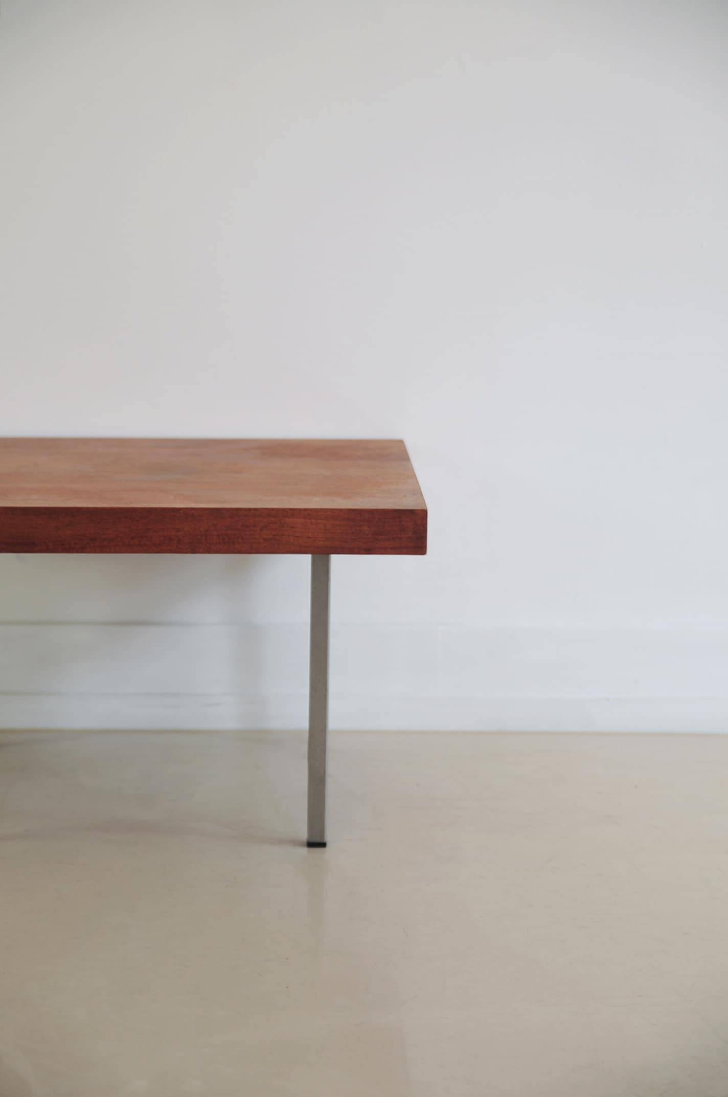 Square coffee table Artifort