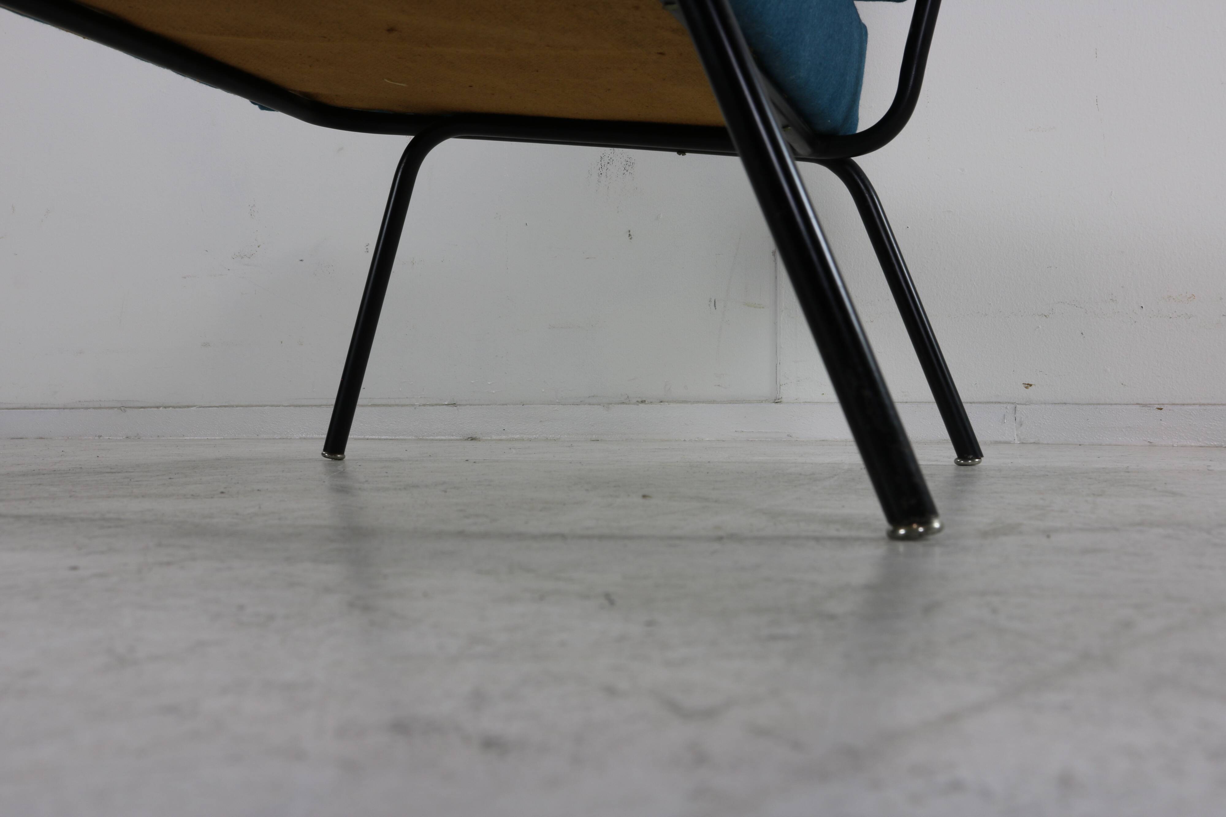 Set of three model 31 easy chairs by Florence Knoll