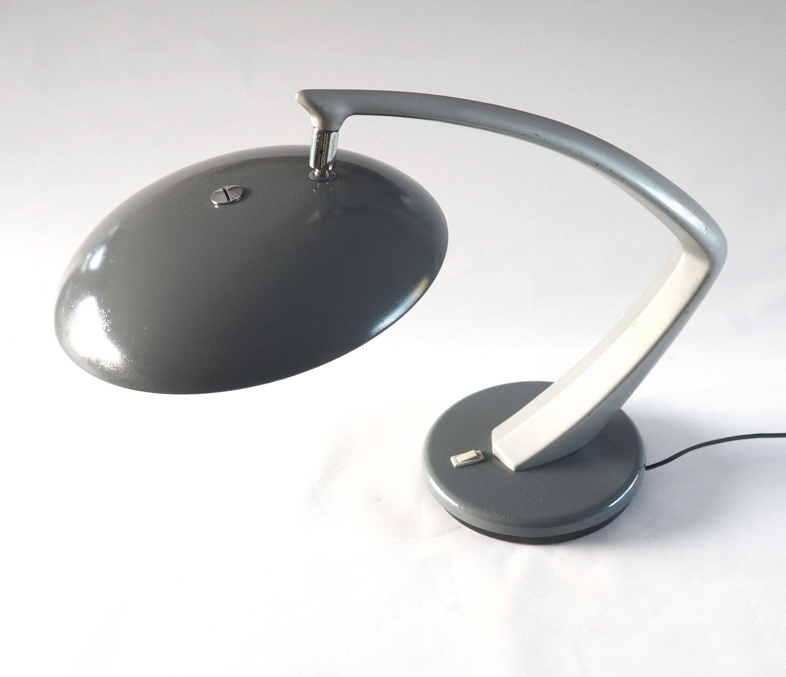 Fase boomerang grey lamp