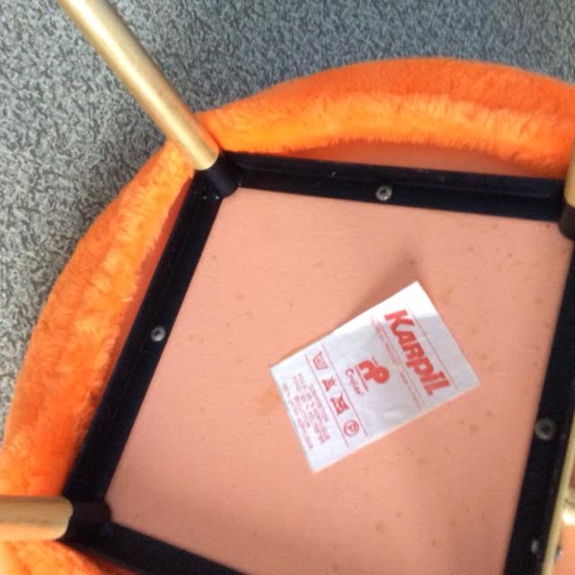 Old armchair moumoute orange