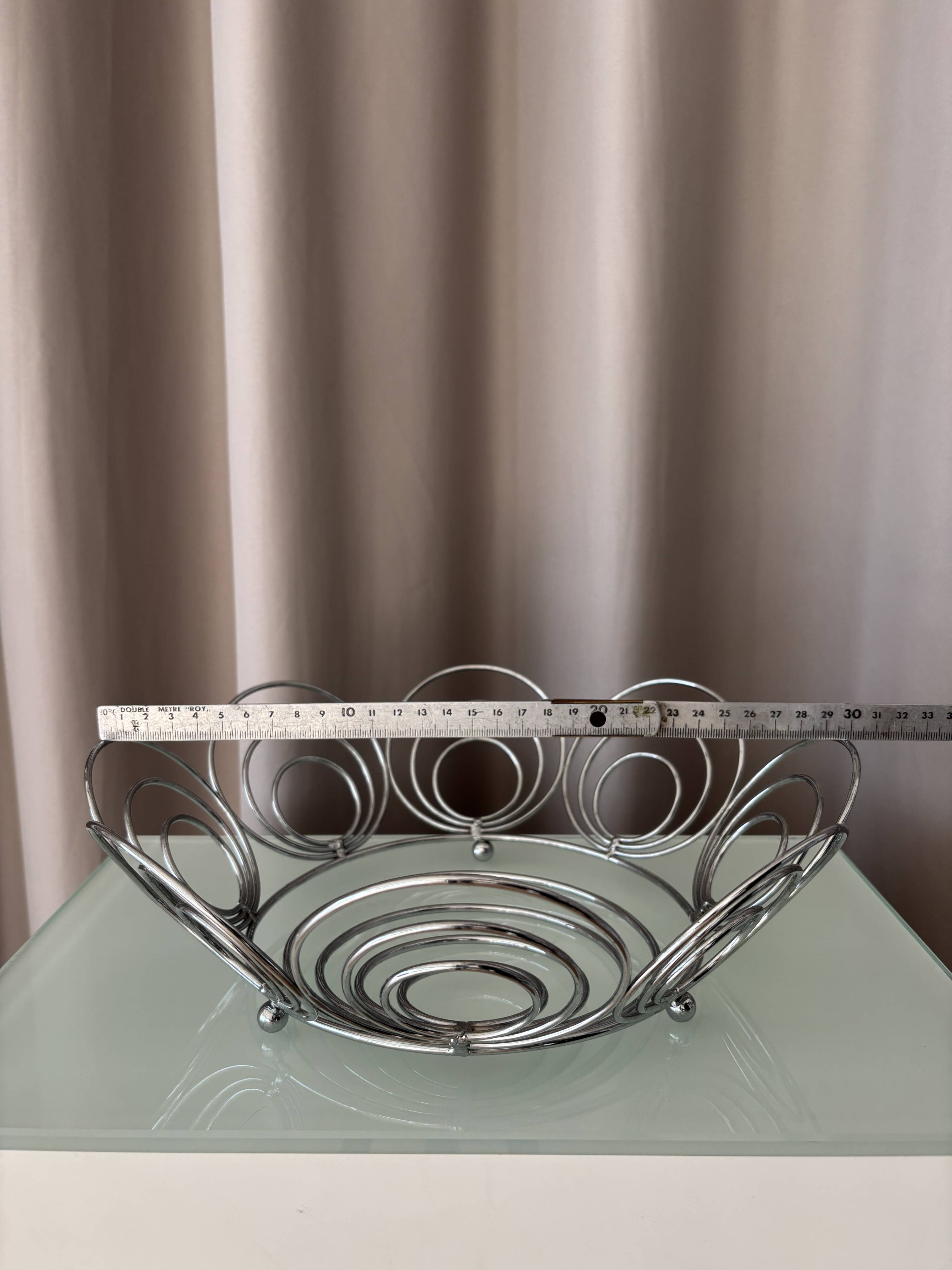 Vintage Y2K Chrome Spiral Fruit Basket – Space Age Wire Bowl