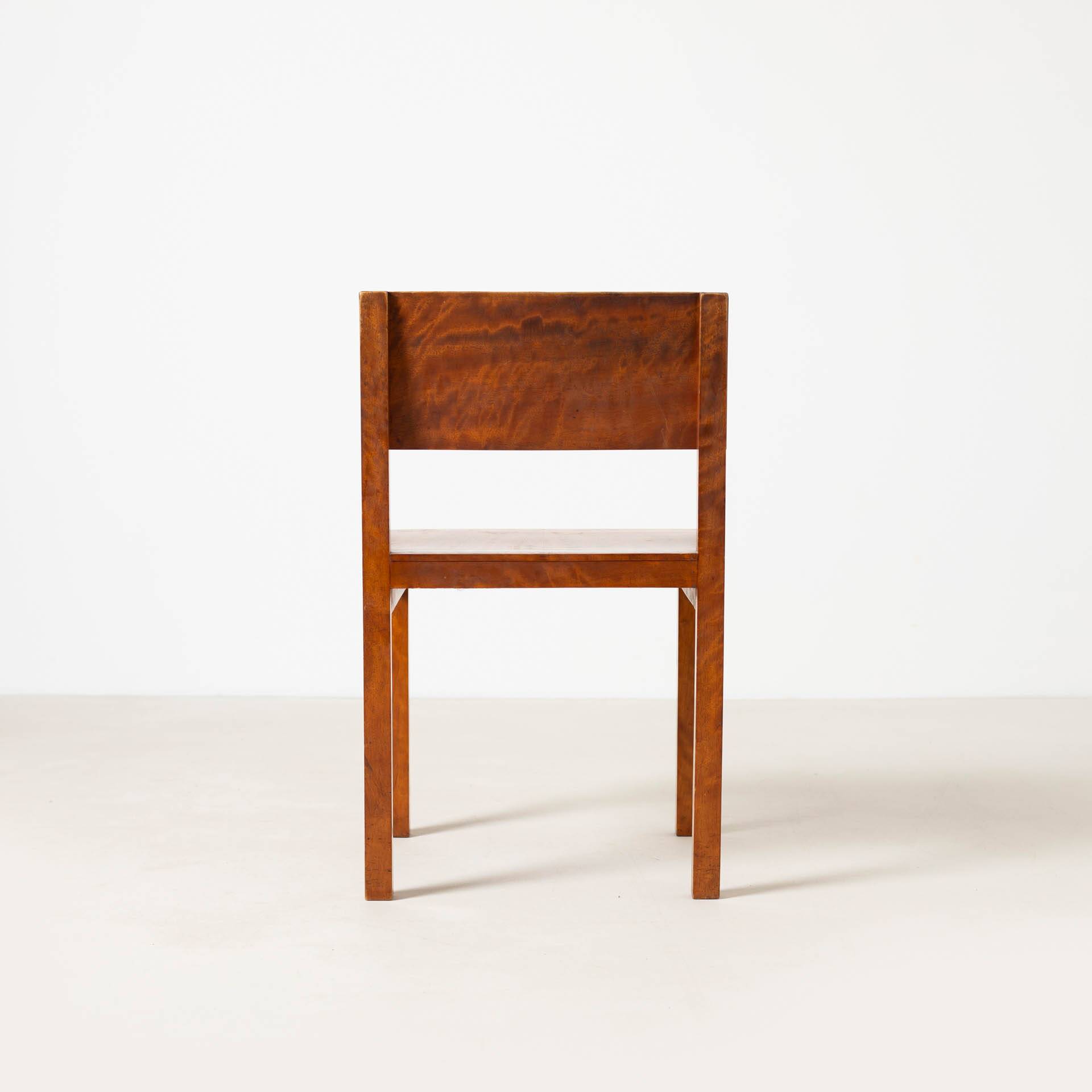 Set of 4 unique Bauhaus modernist dining chairs in birch, Prague, 1940s.