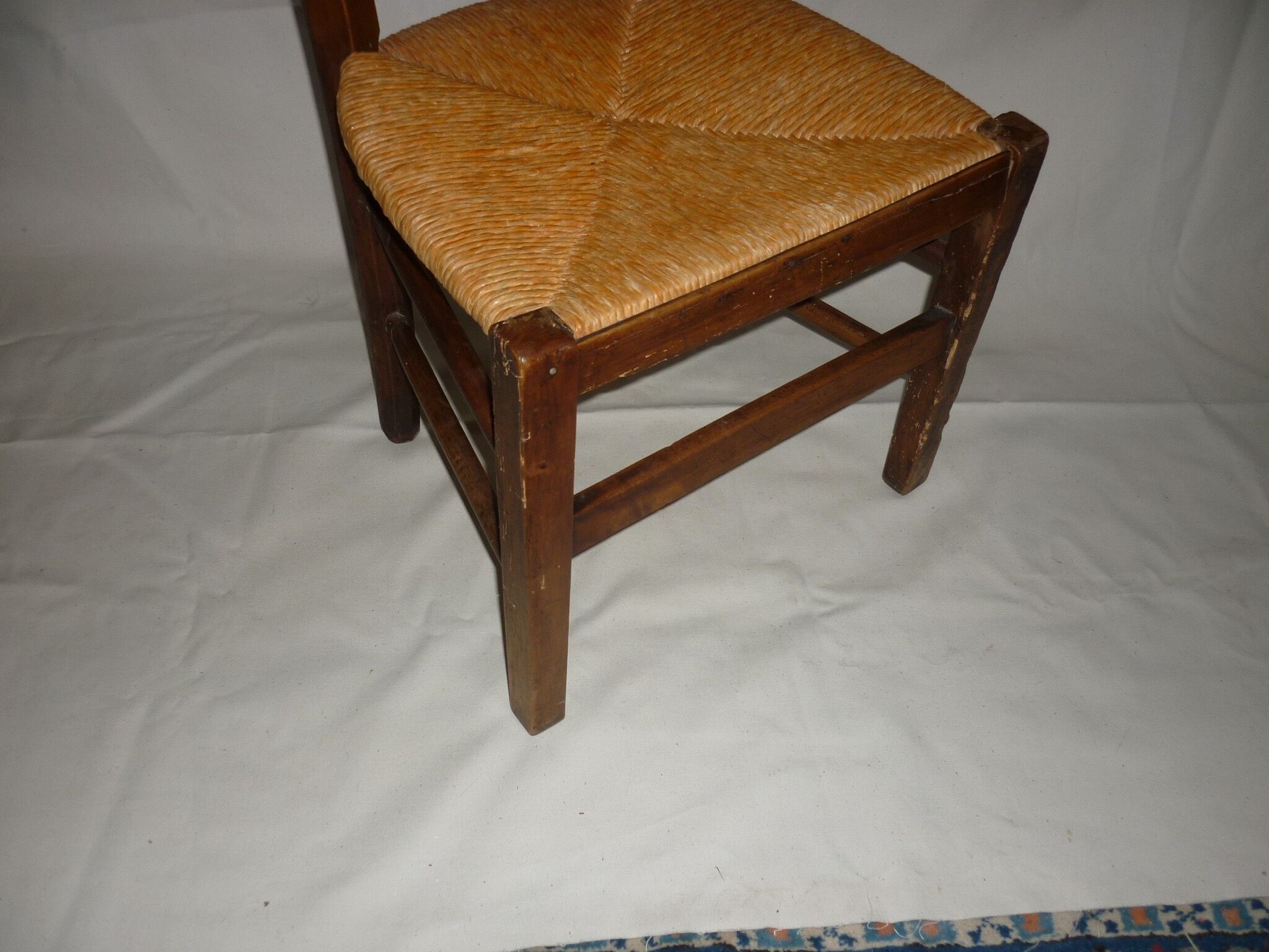 Mulched low chair with high back