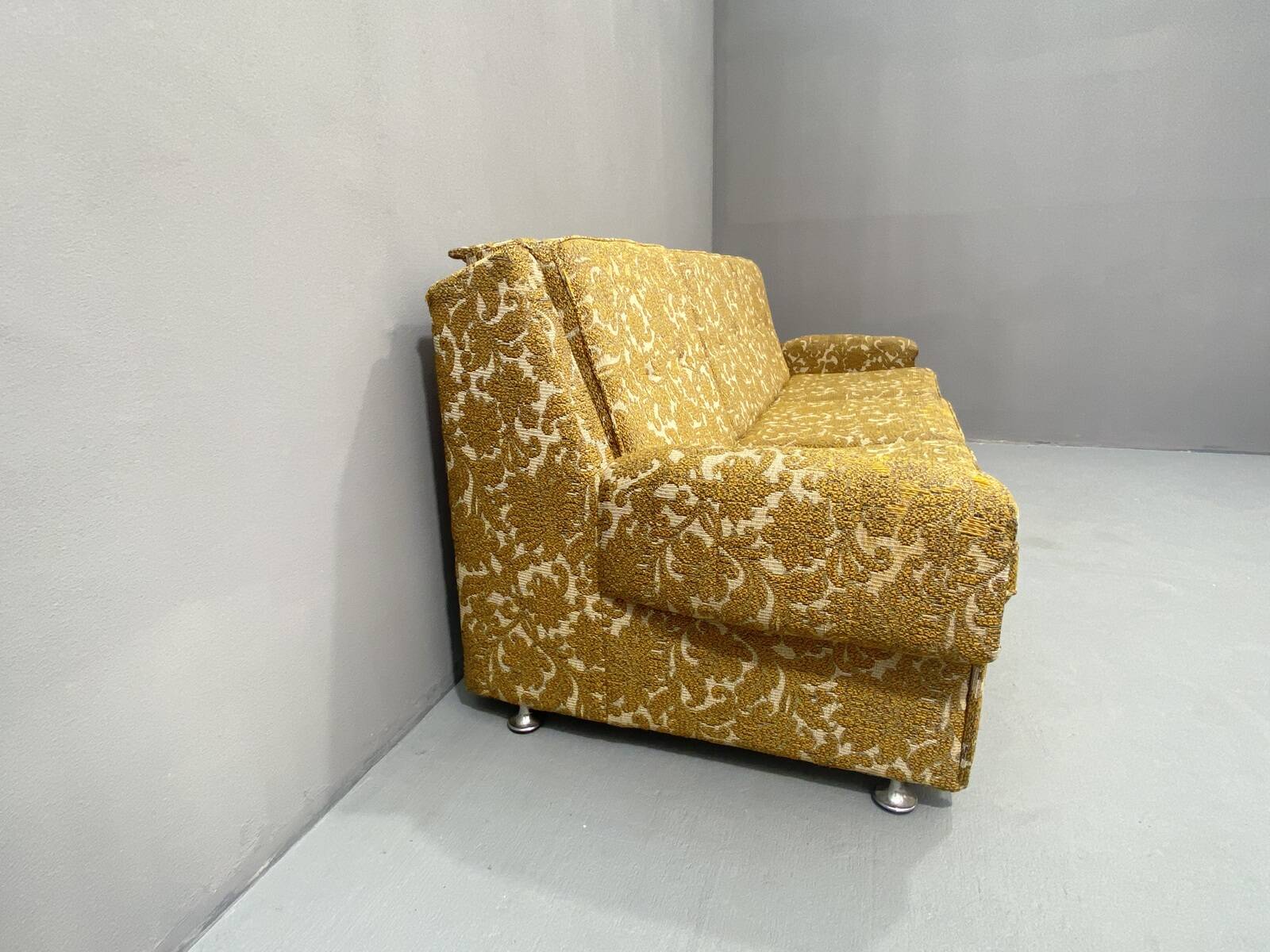 Canapé pliant rembourré du milieu du siècle, années 1970, Europe centrale