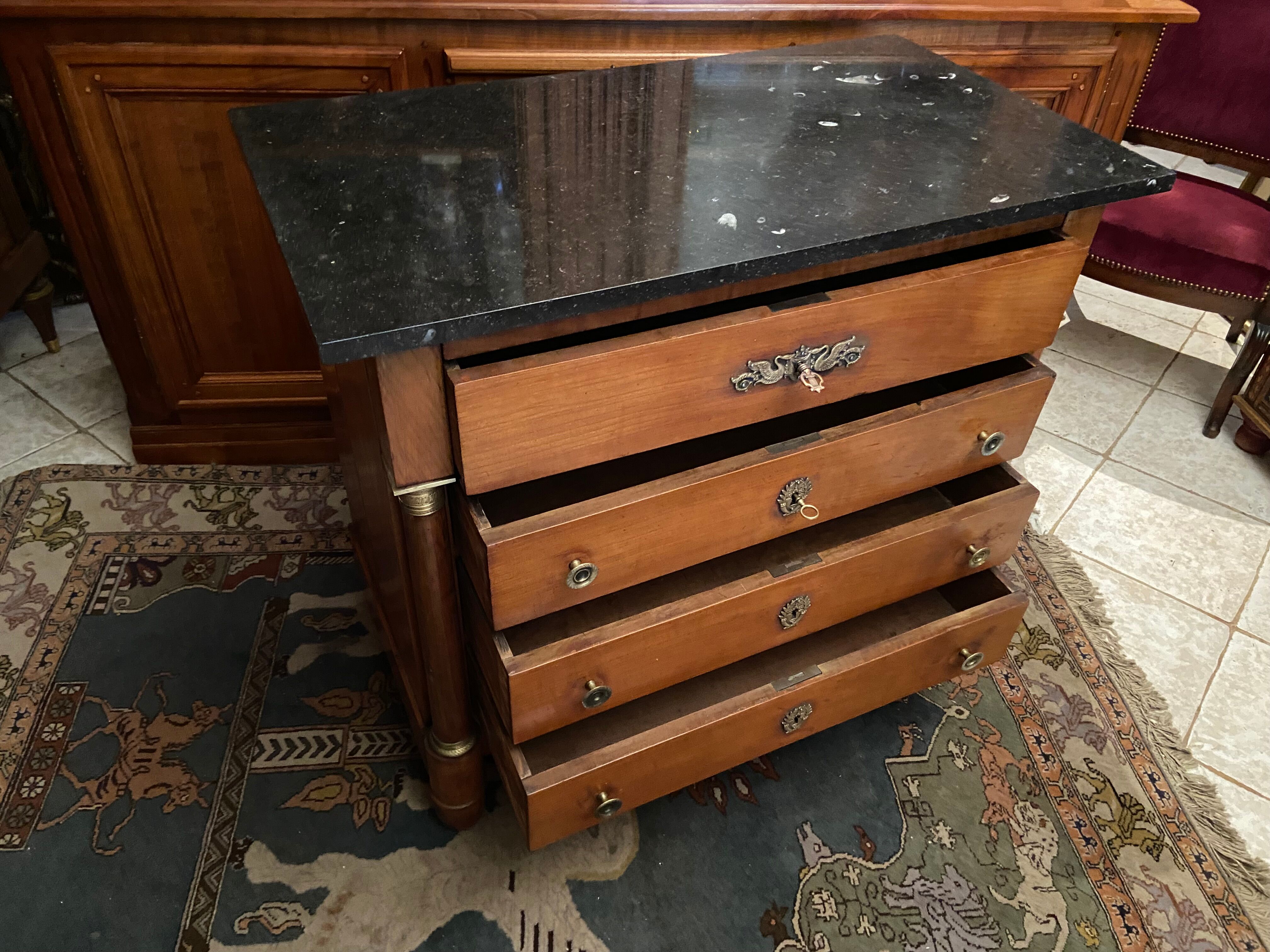 Chest of drawers with columns in blond walnut Empire style XIXth