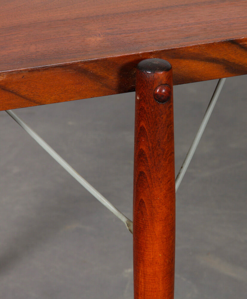 Table basse vintage en bois datant des années 1960