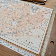 Imprimée en 1906, plan de Nîmes. O