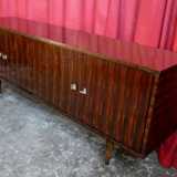 Enfilade verni polyester ouvrant à 4 vantaux
