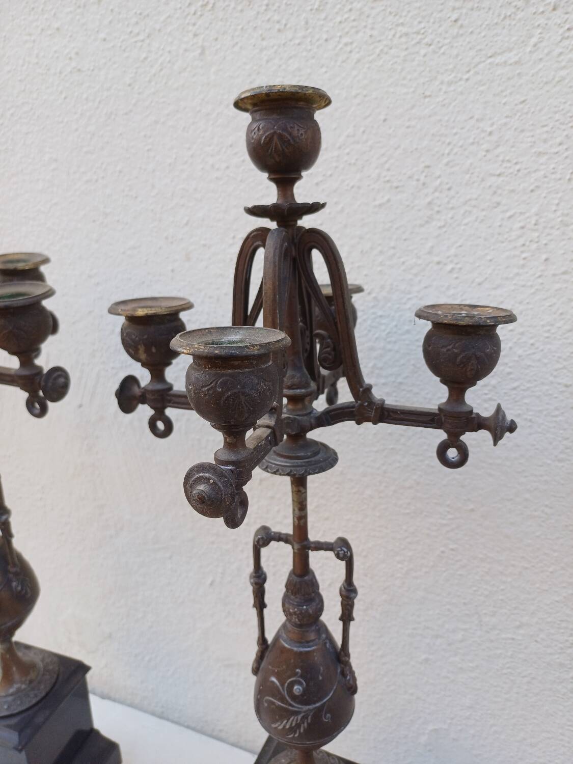 Large pair of 5-light candlesticks in spelter, complete, 19th century
