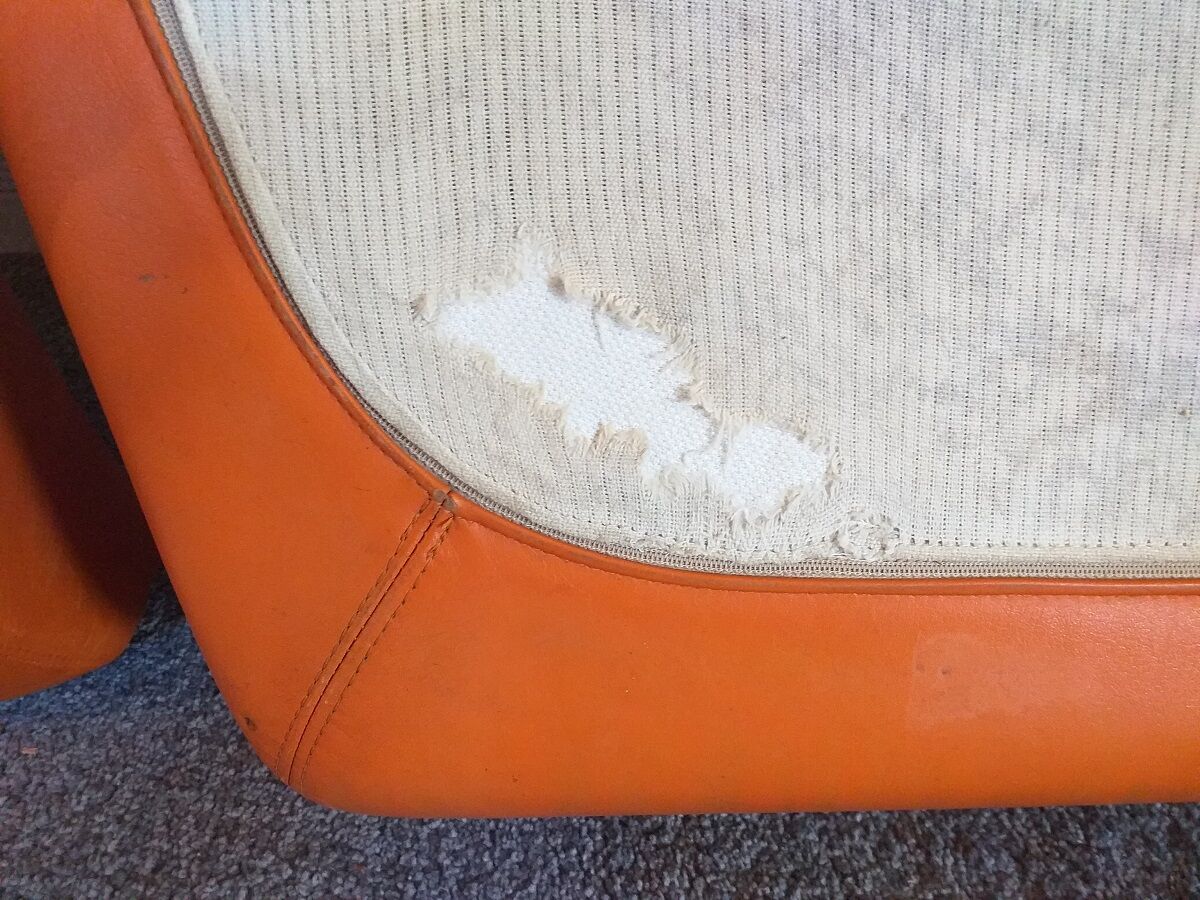 Leather sofa Saparella design Michel Ducaroy 70