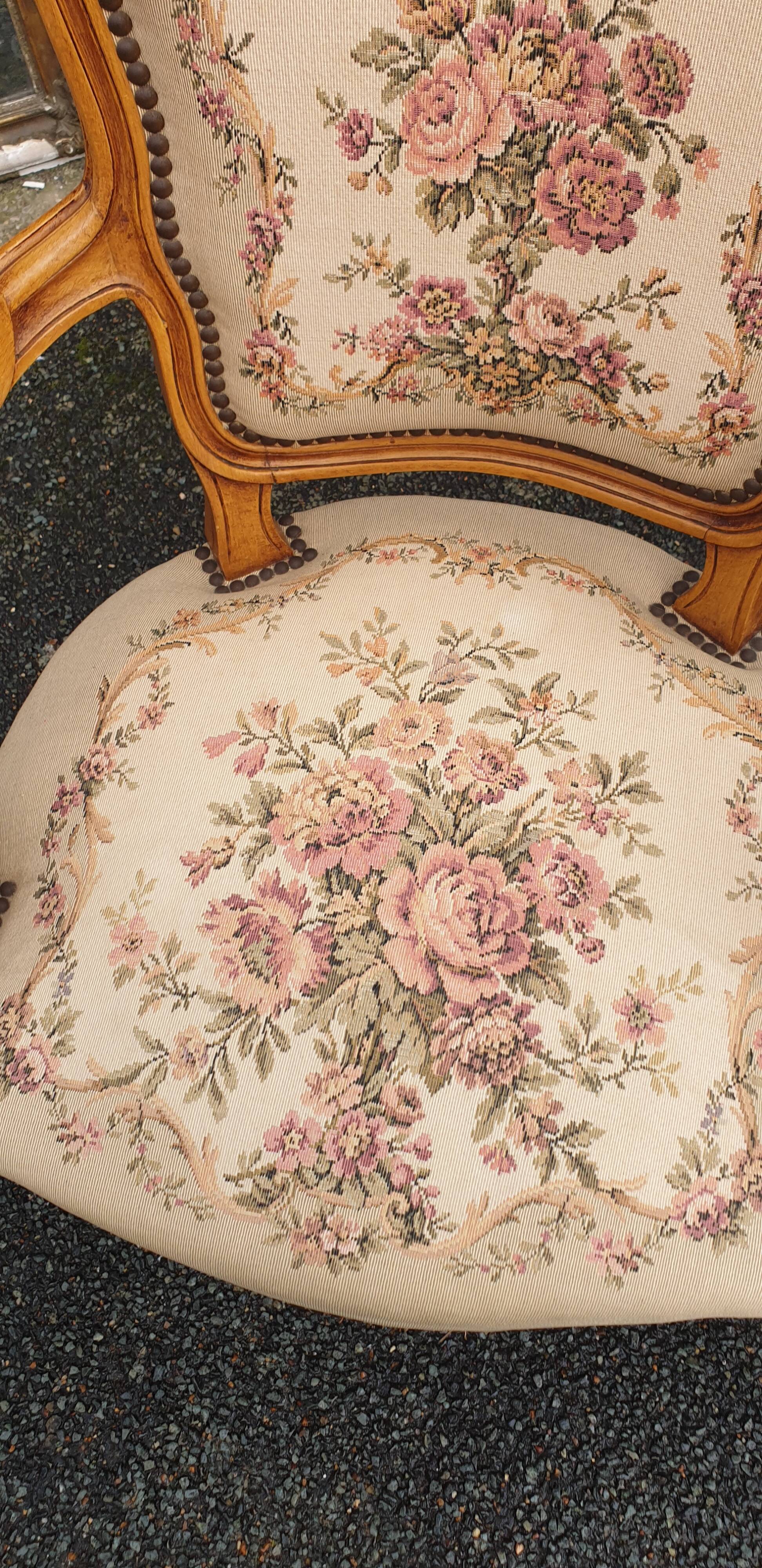 Paire de fauteuils cabriolet Louis xv