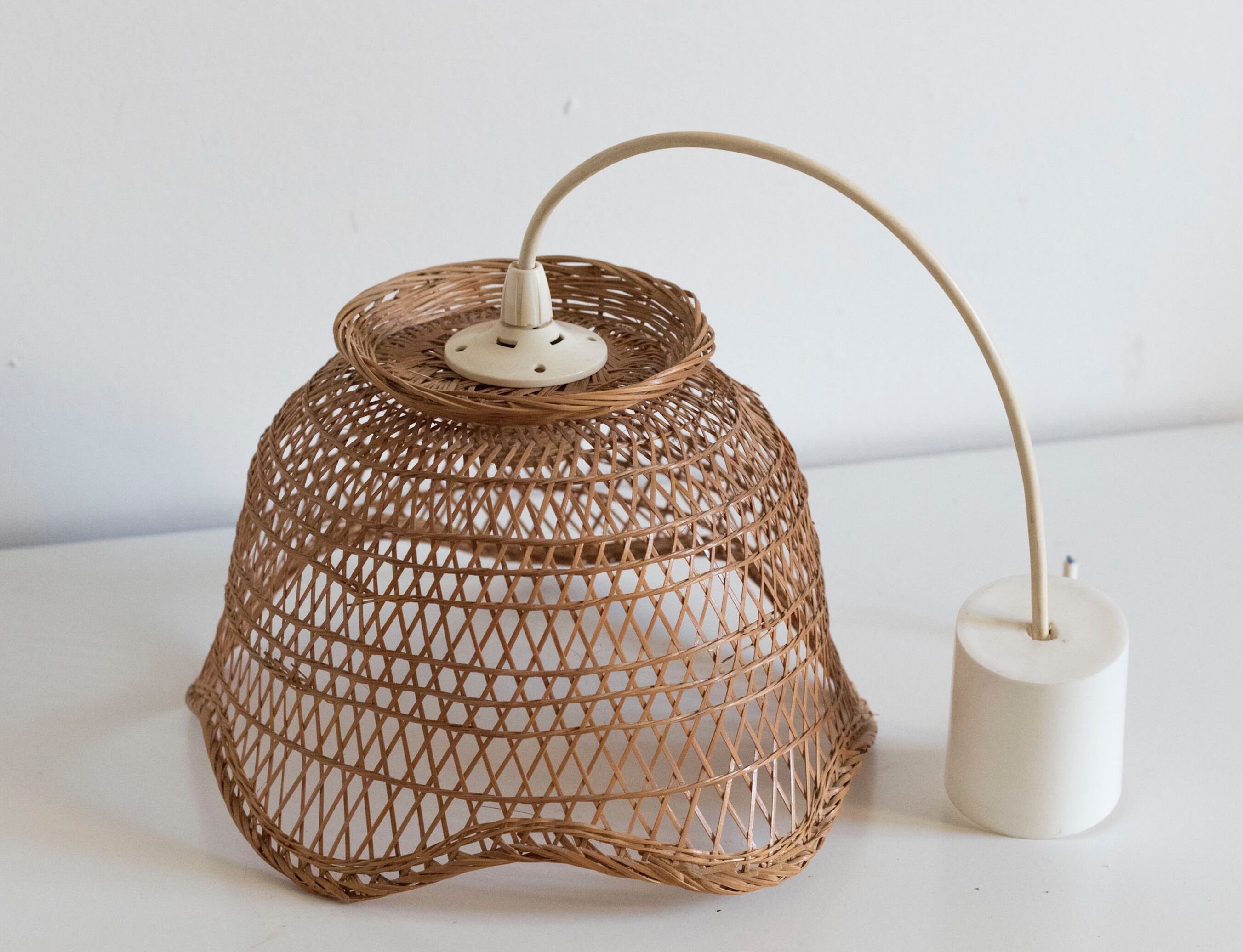 Suspension en osier vintage