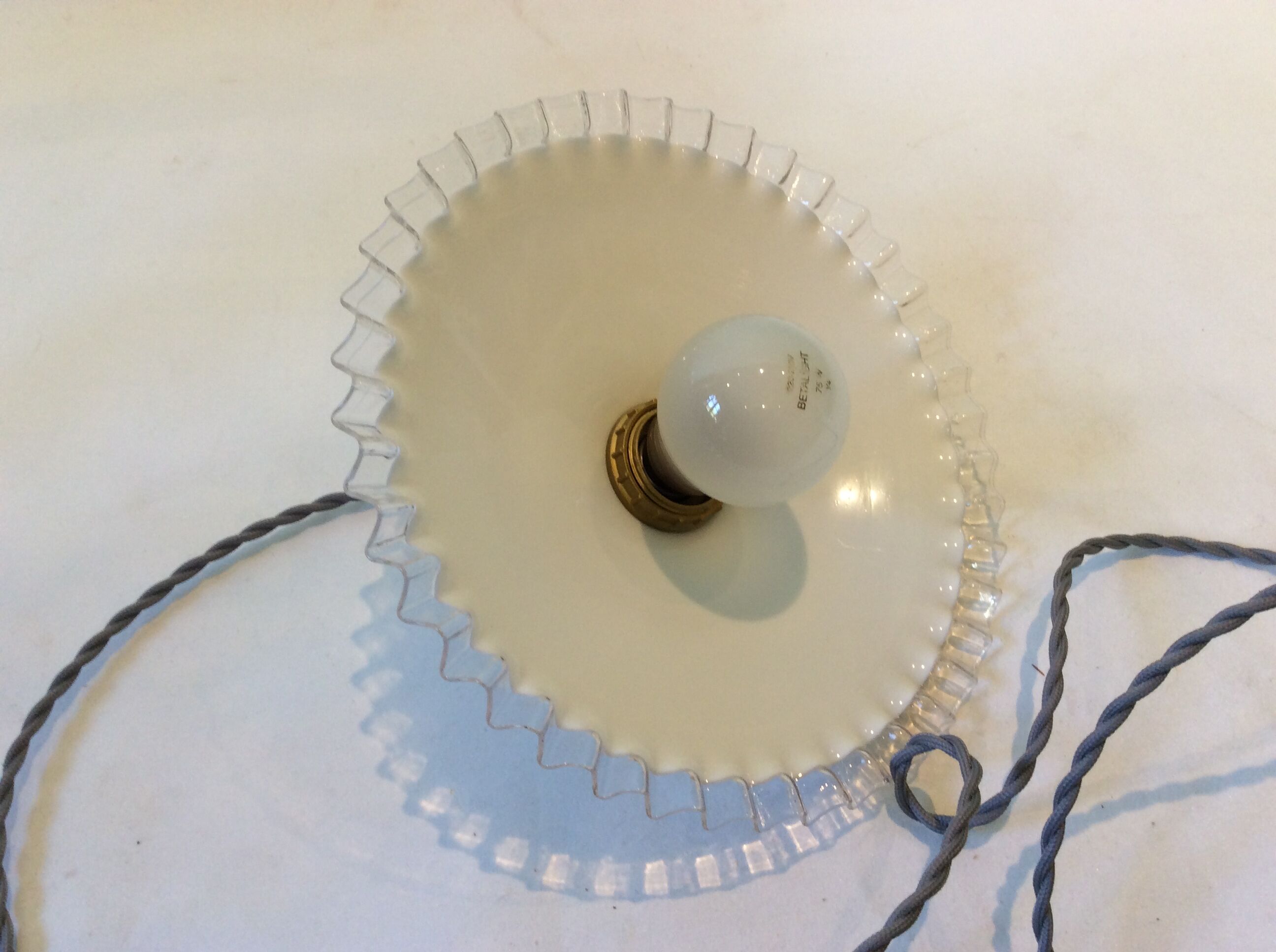 Suspension in vintage opaline