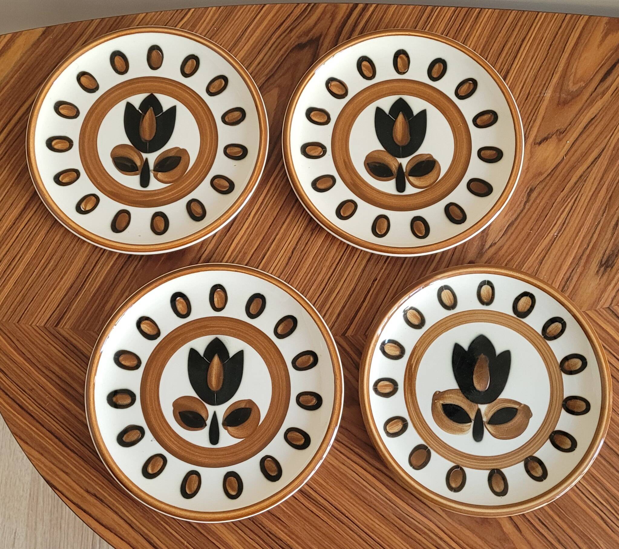 Set of 4 Kimono Boch plates