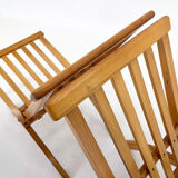Ensemble de deux chaises pliantes en hêtre, conçues par l'architecte Otto Rothmayer.