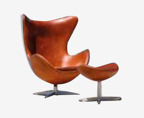 Egg chair and ottoman by Arne Jacobsen for Fritz Hansen | Selency