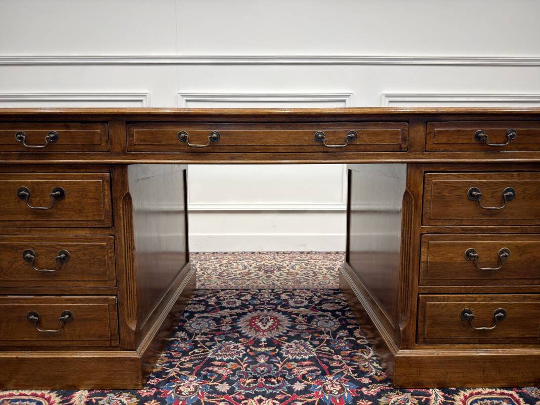 Bureau classique anglais Eichholtz