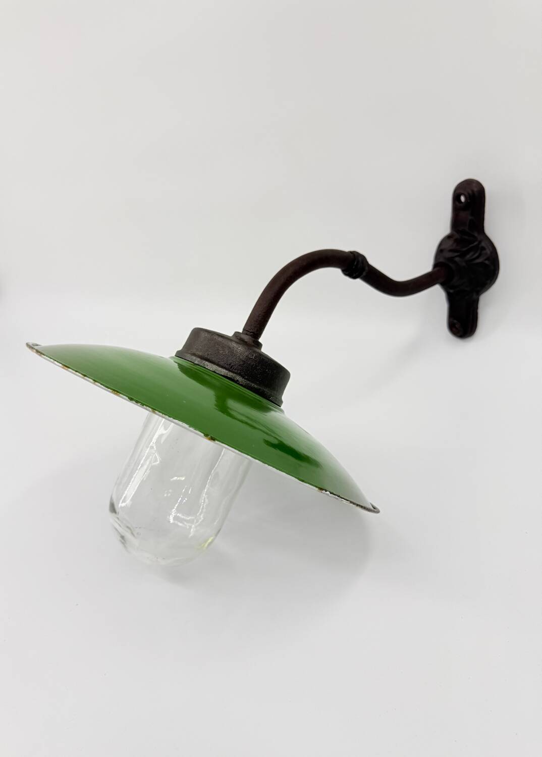 Court lamp