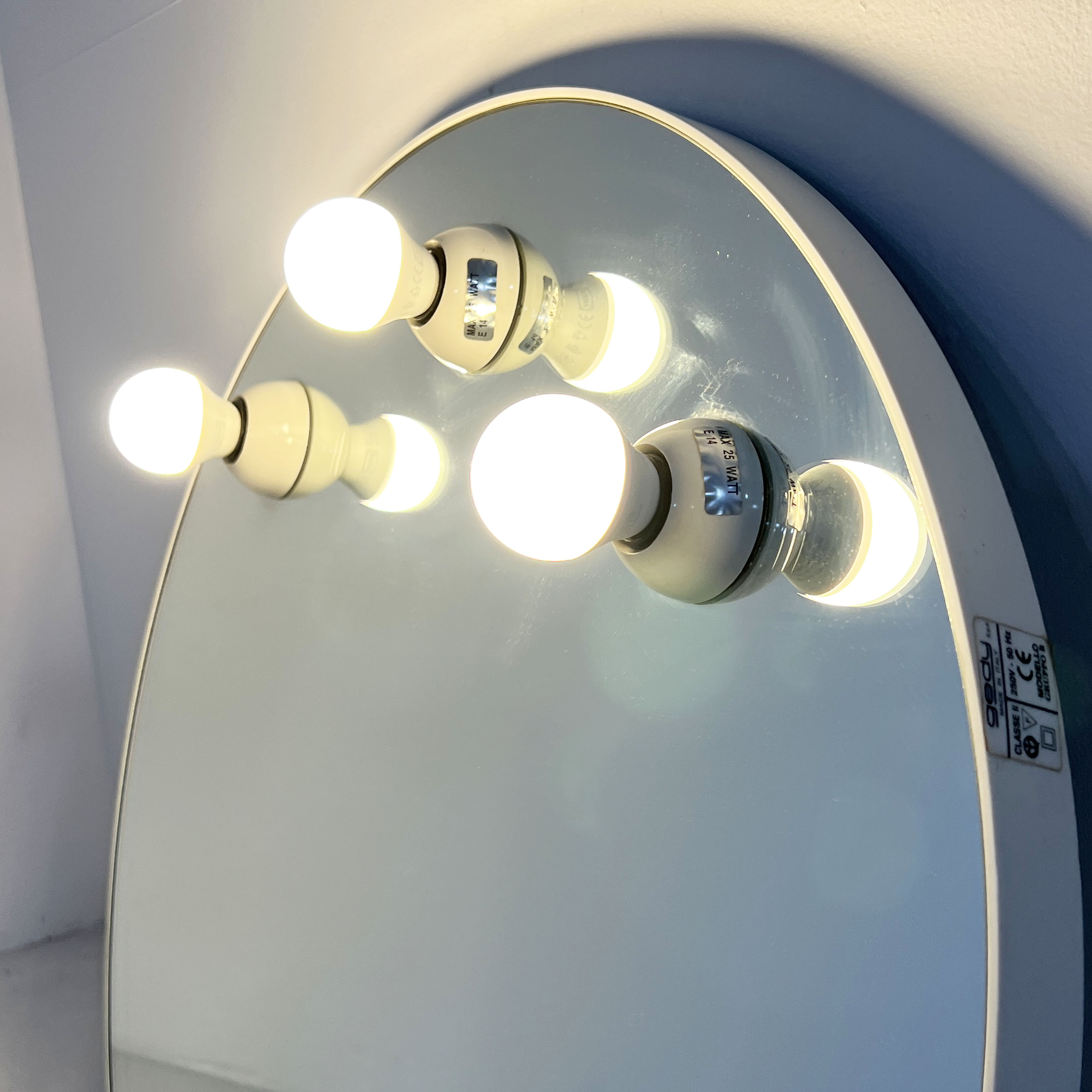 Mirror with integrated round bulbs by Gedy, 1970