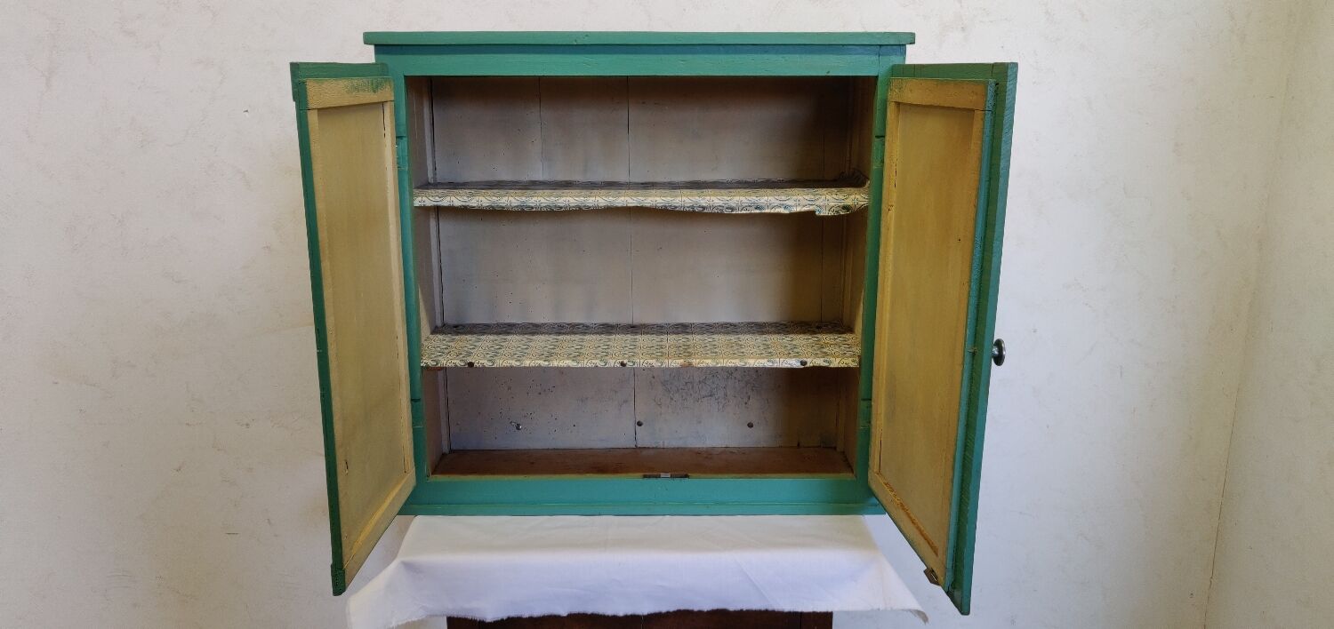 Vintage storage unit