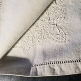 Nappe à thé brodée