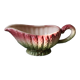 Saucière en barbotine avec un motif d'asperges dans les couleurs vieux rose et vert-blanc