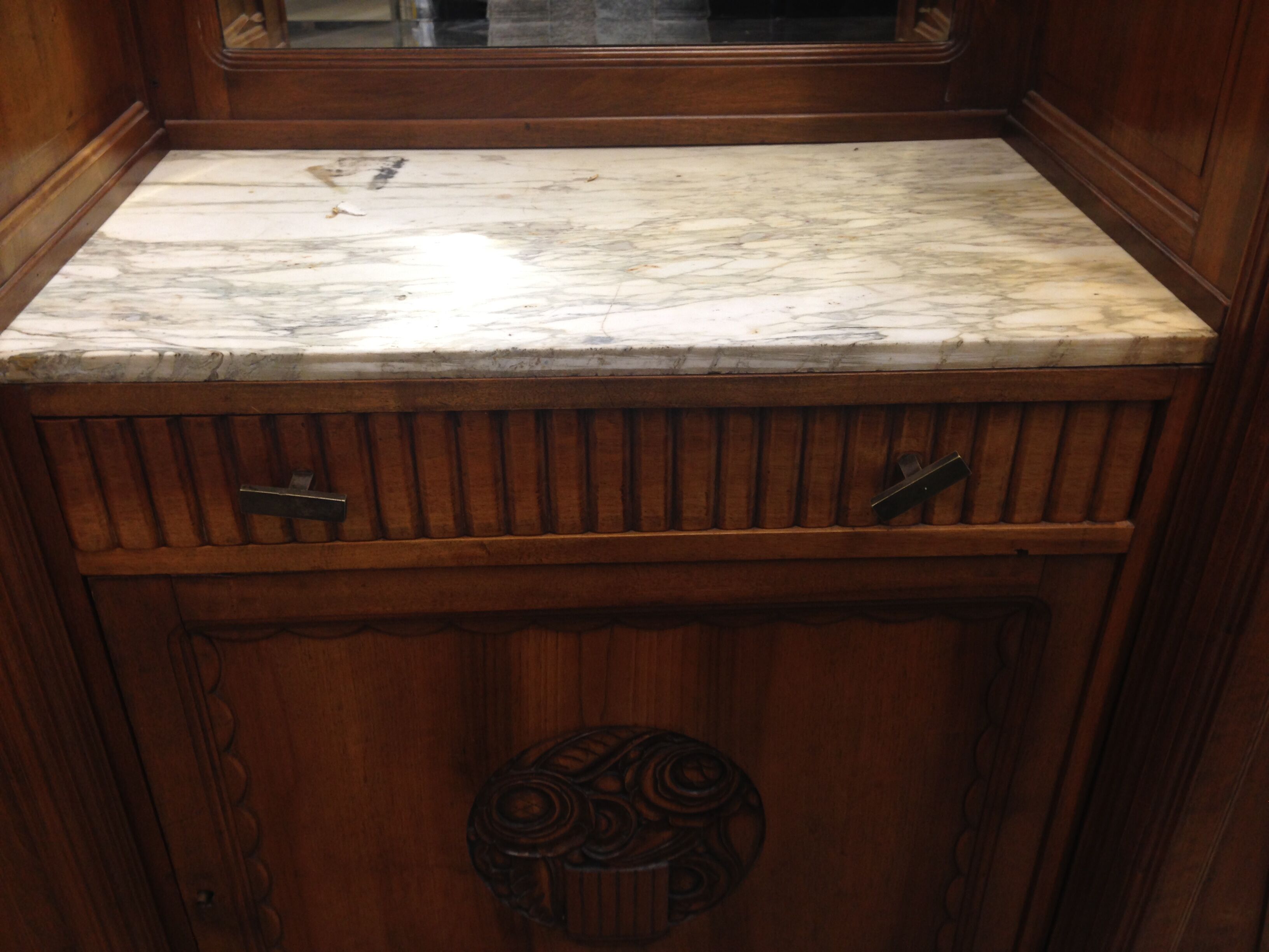 Art deco dressing table