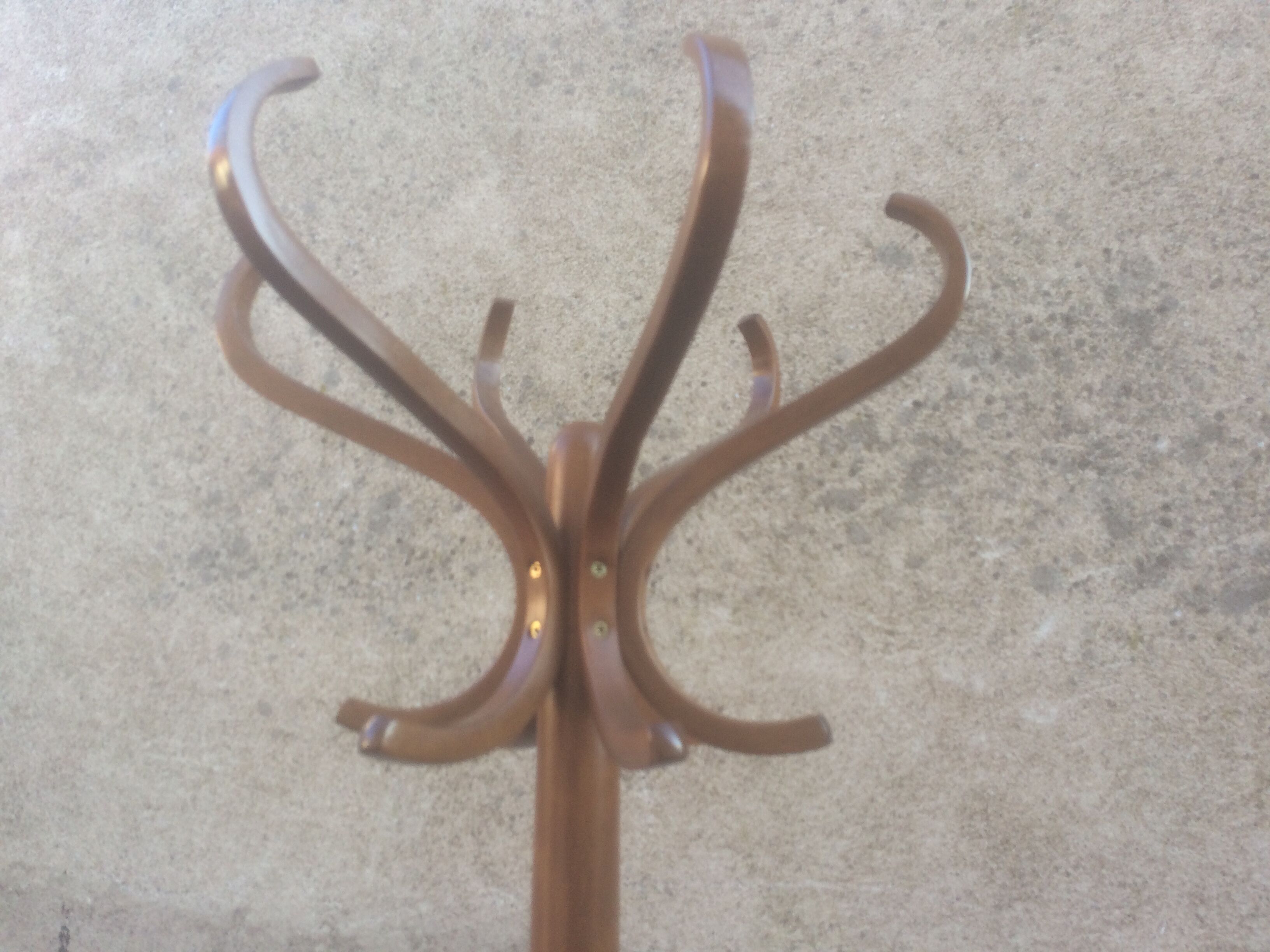 Coatrack Parrot Baumann