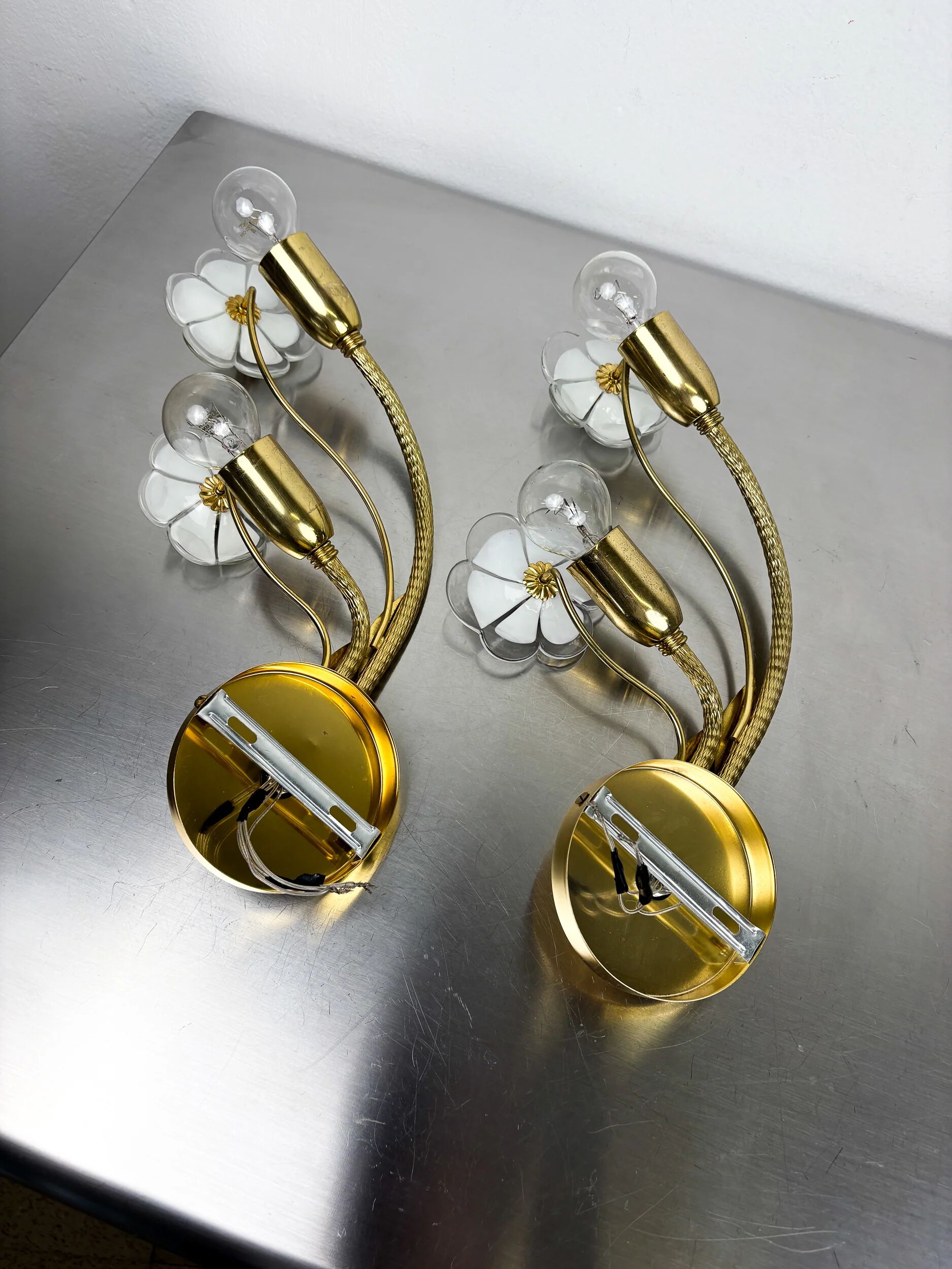 Pair of hibiscus floral sconces, Murano glass, Italy, circa 1970s