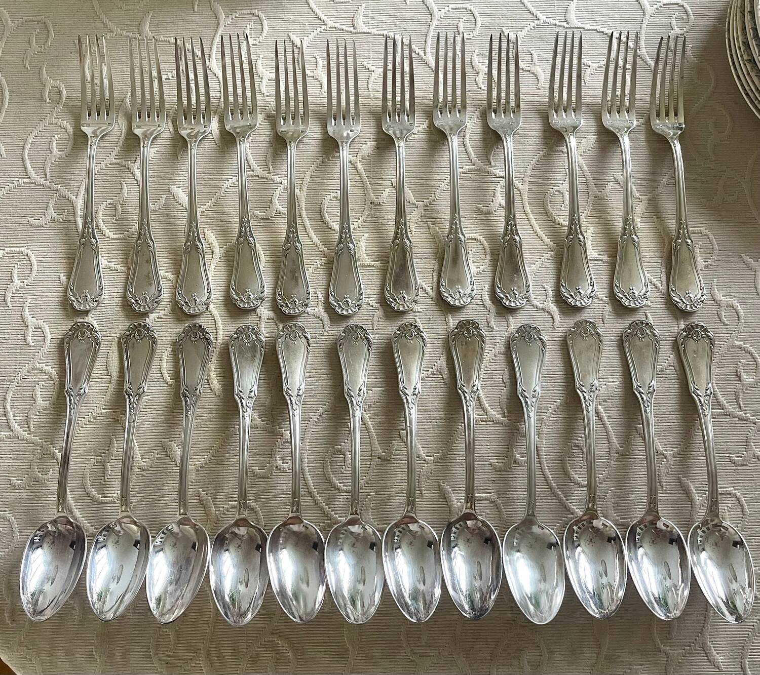 24 couverts anciens Louis XV.