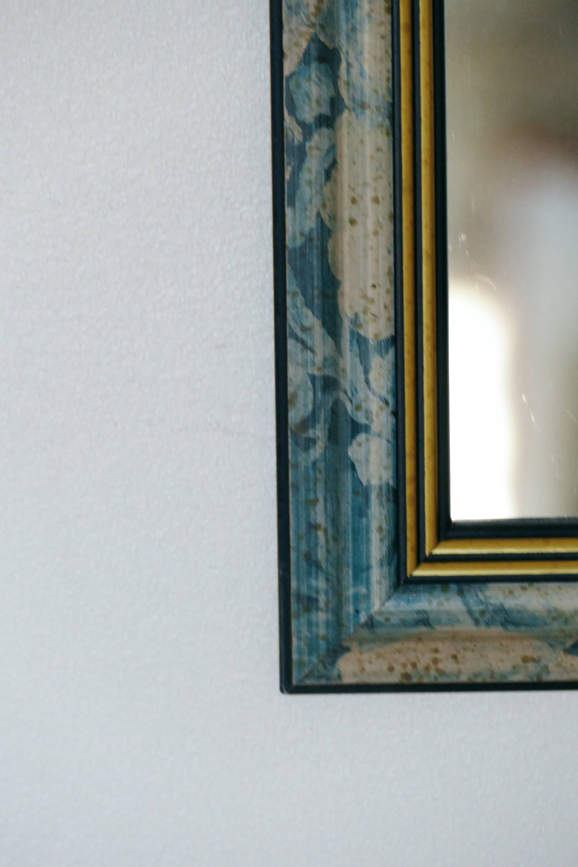 Miroir en bois avec motifs de fleur 31x36cm