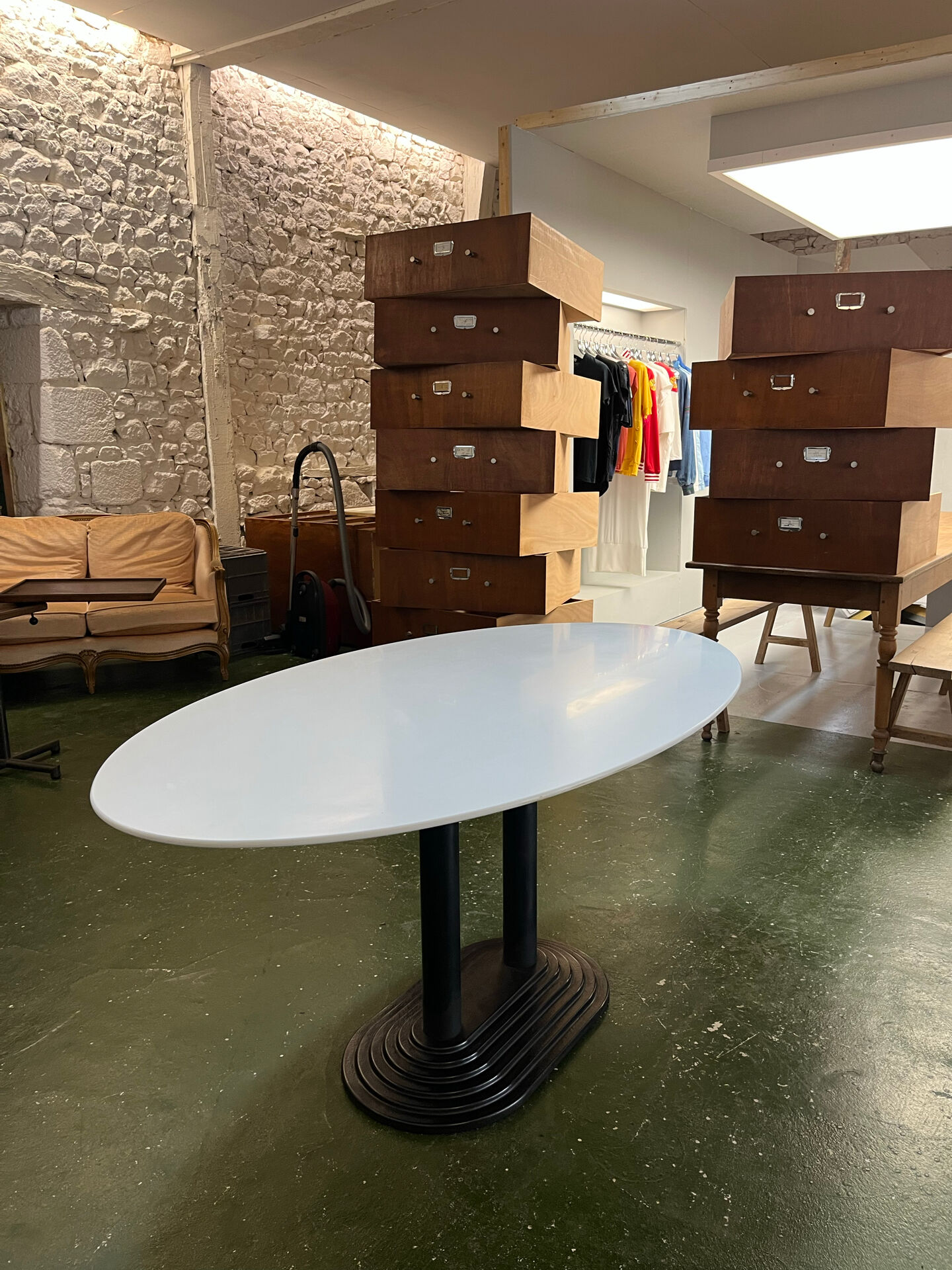 Oval dining table
