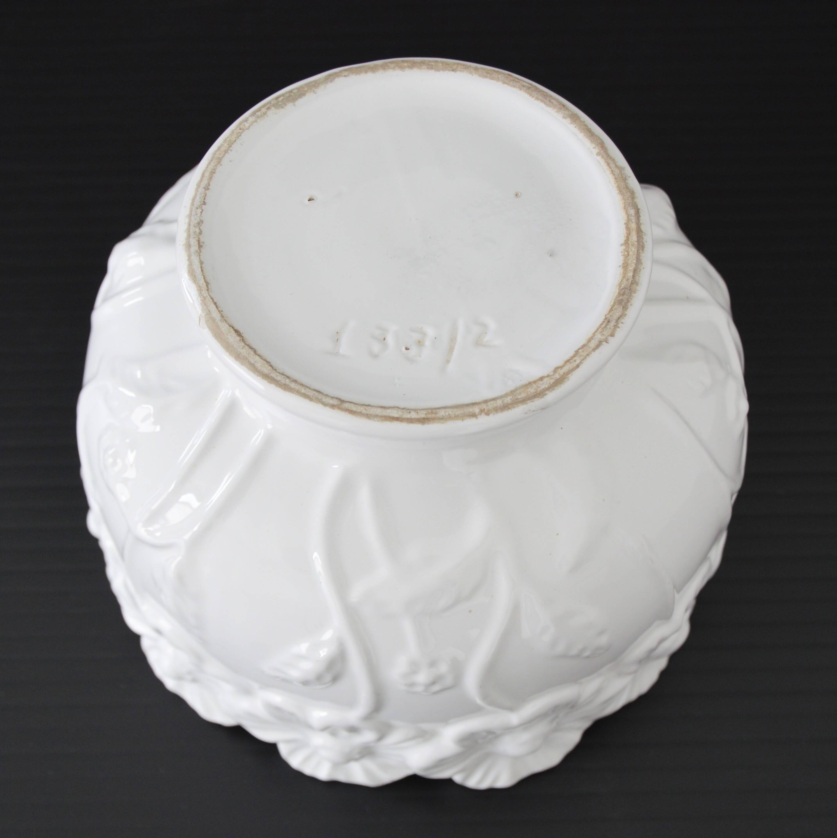 Vintage 1960 cache pot