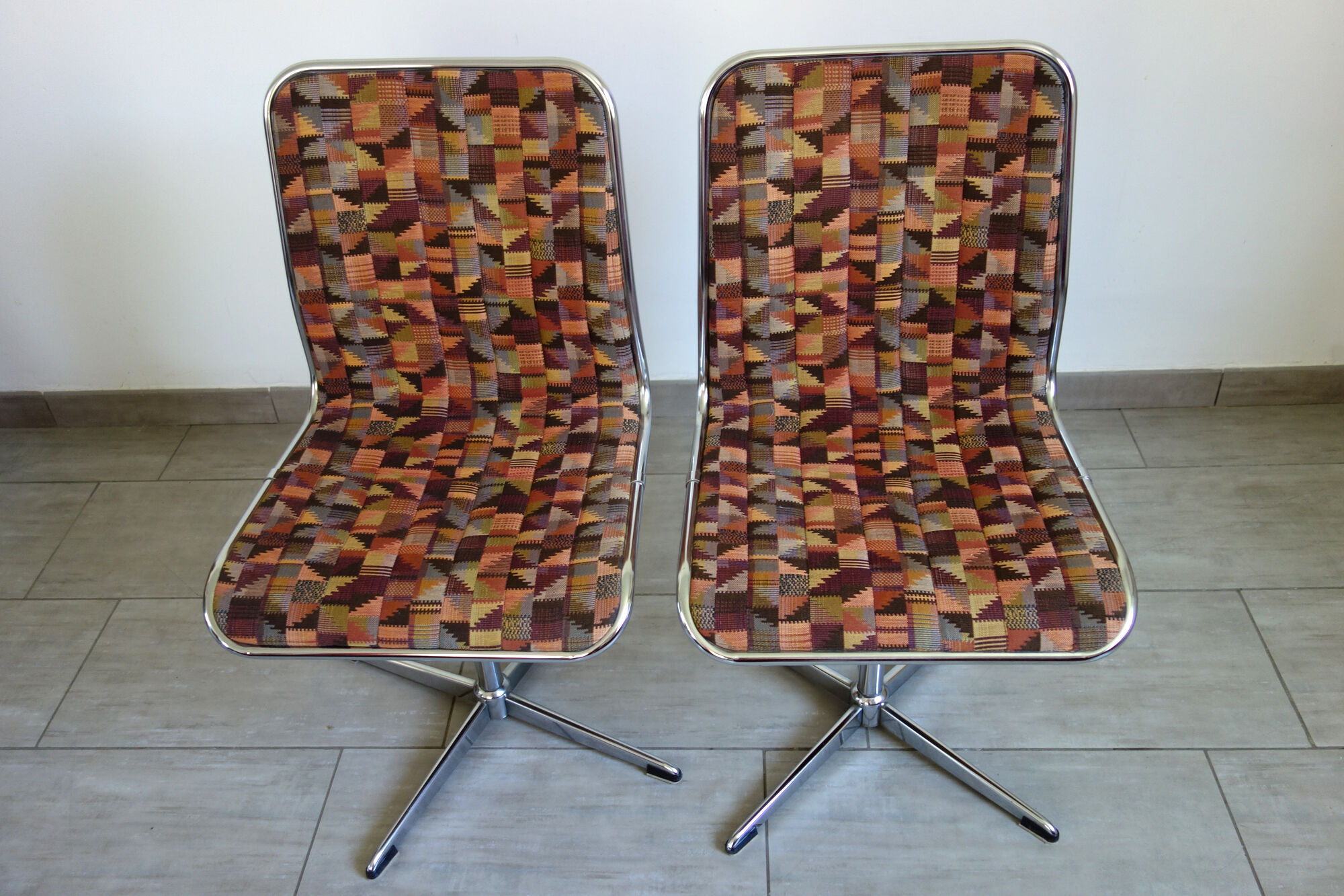 4 chairs 70s