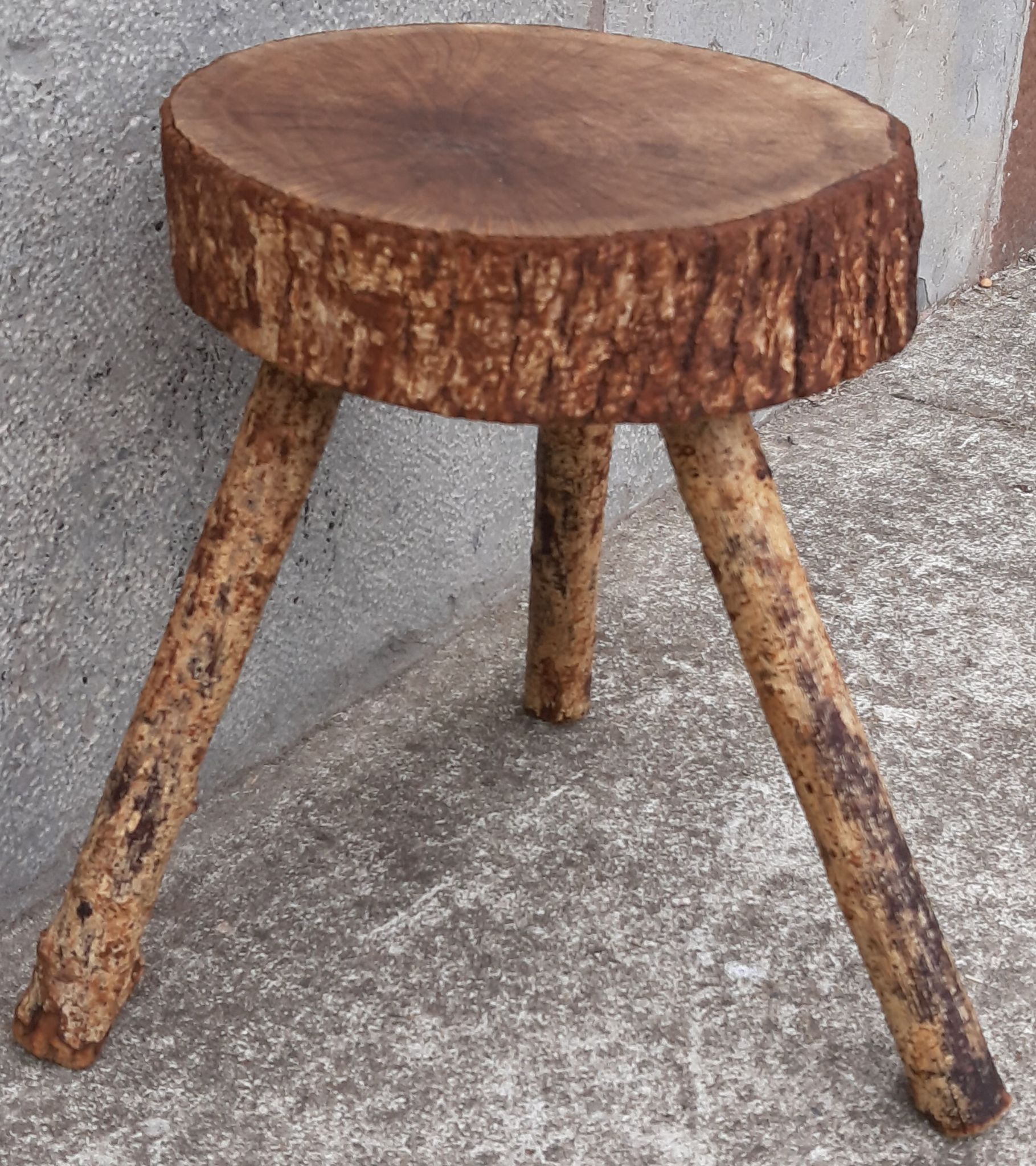 Tabouret bas brutaliste