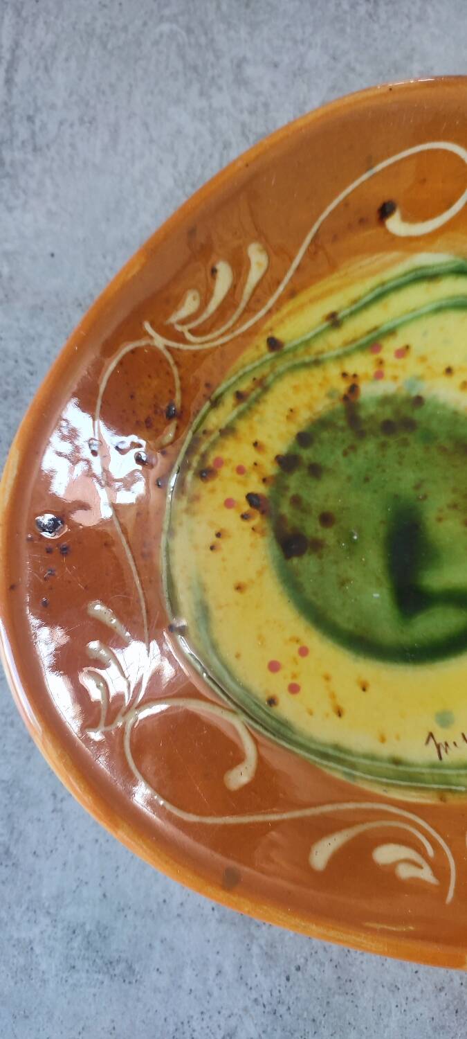 Vintage ceramic pocket emptier signed