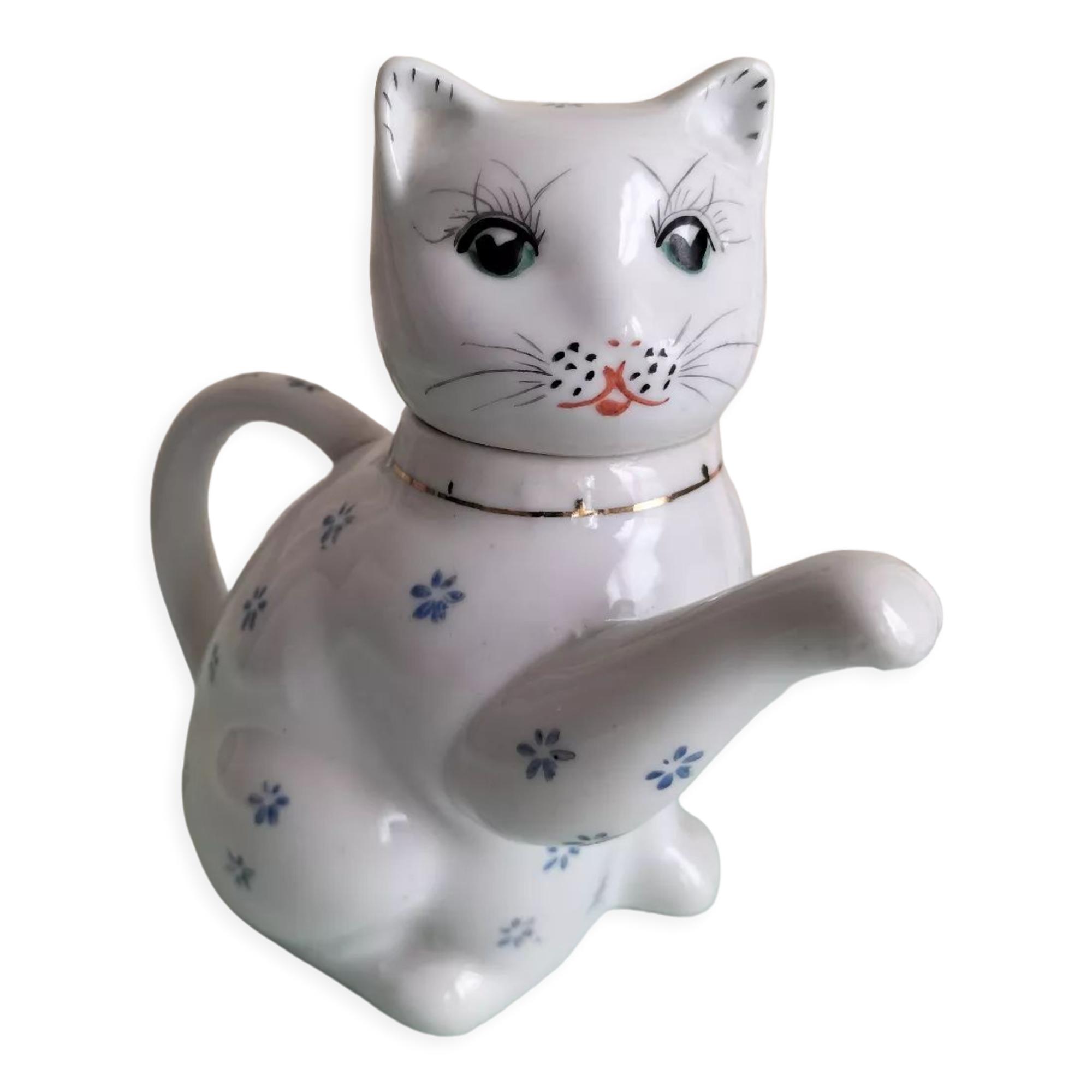 Porcelain teapot cat
