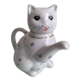Porcelain teapot cat