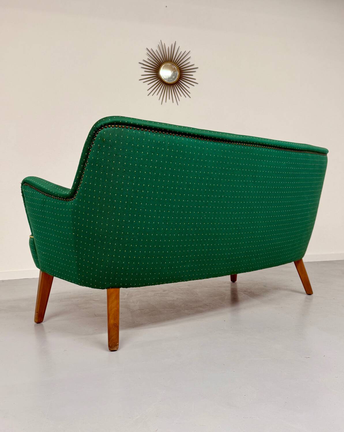 Ancien canapé haricot cocktail vert vintage design des années 50