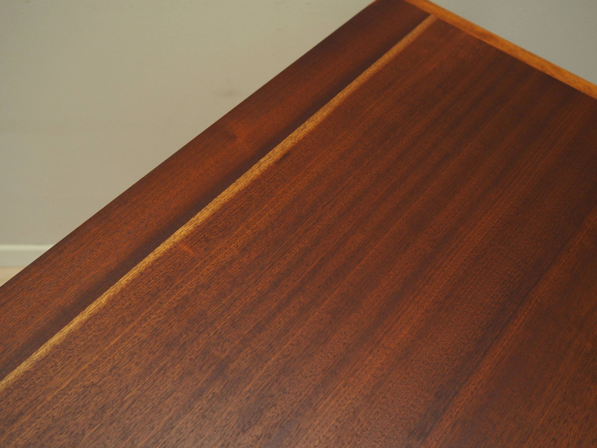 Enfilade en acajou, design danois, années 1970, production : Danemark