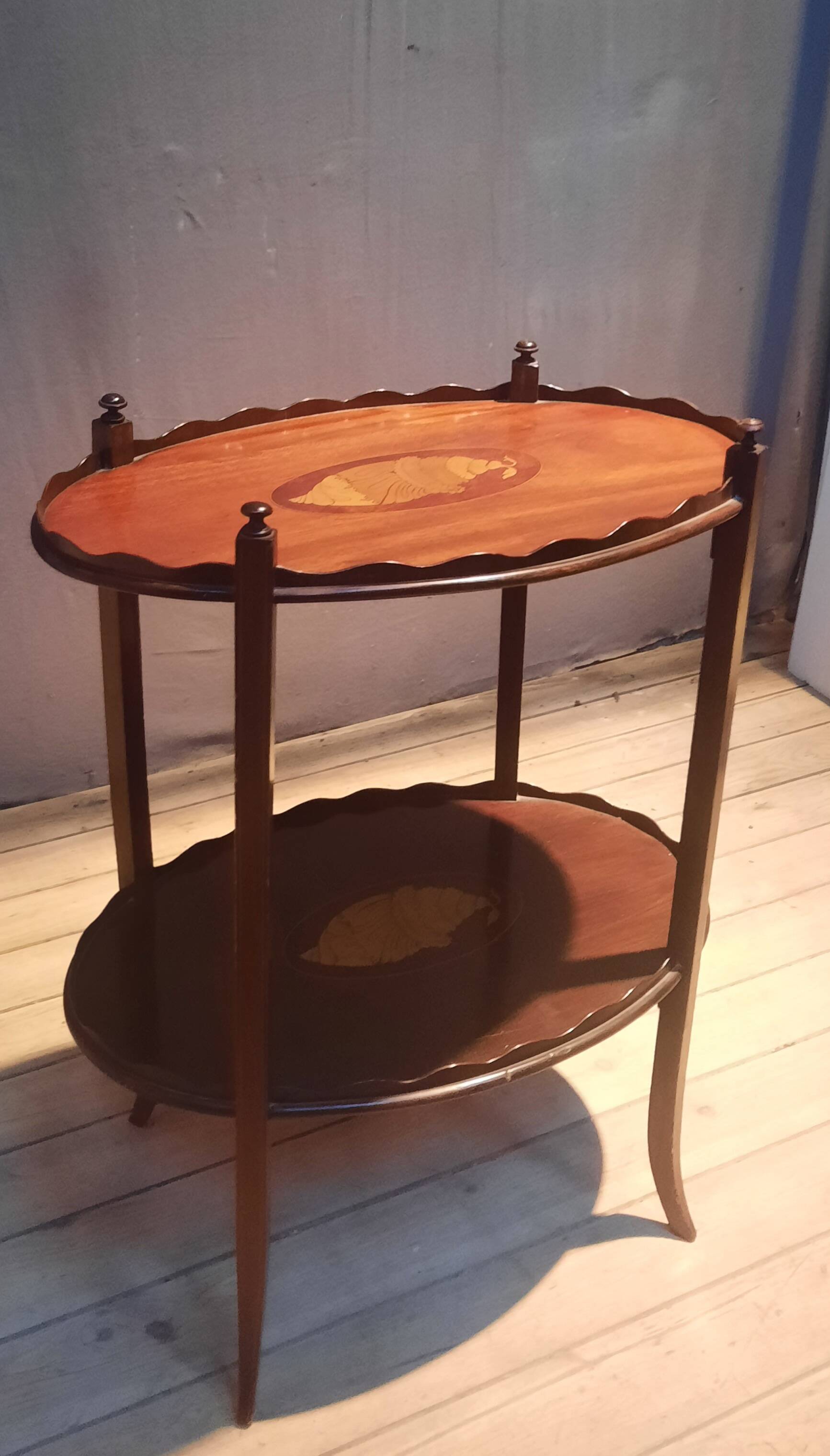 English 2-tier mahogany pedestal table