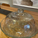 Glass cake or cheese display