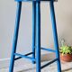 Tabouret vintage bois bleu electrique