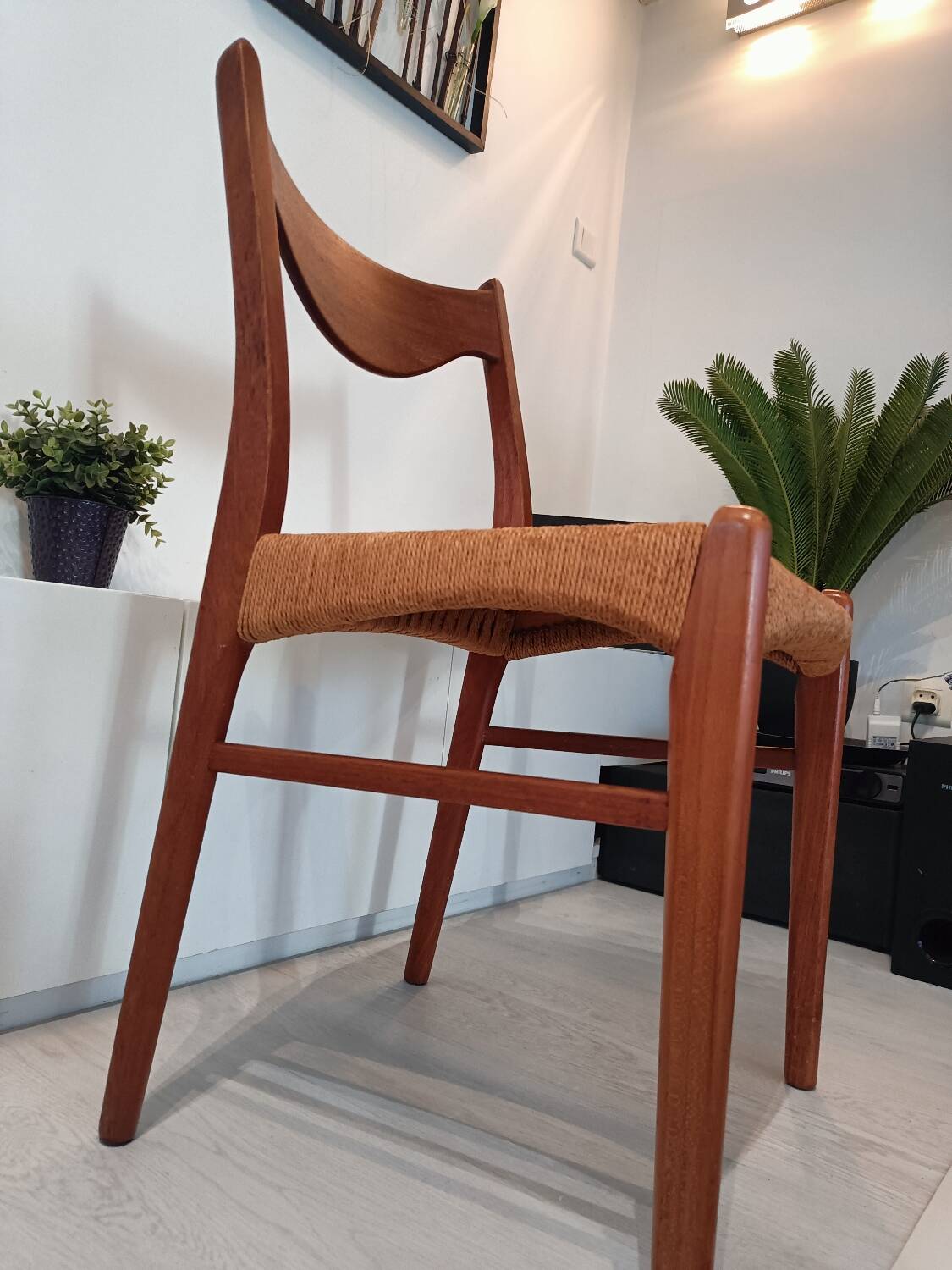 Set of 6 vintage Danish Scandinavian chairs